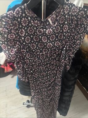 Free People dress slit  Floral Pattern Ruffle Sleeve Dress- no wrinkle like new